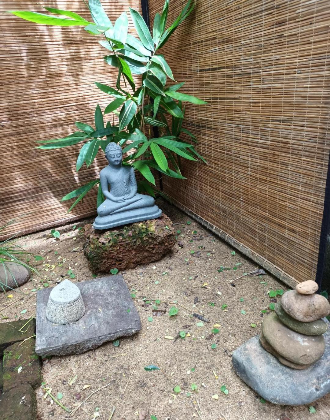 Idor Holidays Sri Jayewardenepura Kotte Luaran gambar